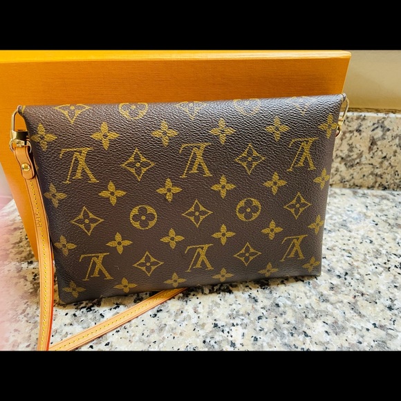 LV Monogram kirigami pouch- Large - Picture 4 of 9